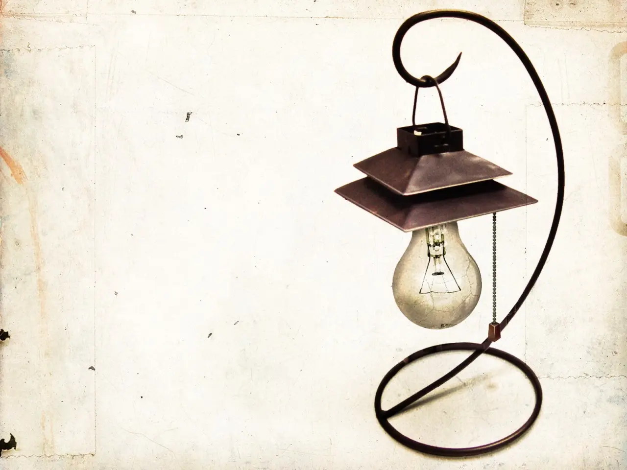 Vintage Hanging Lamp – white and beige desktop wallpaper, 1600×1200
