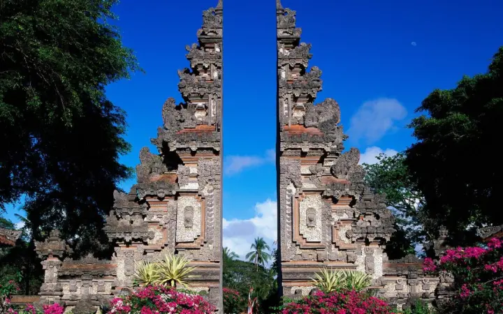 Gates of Heaven Bali as a phone lock screen