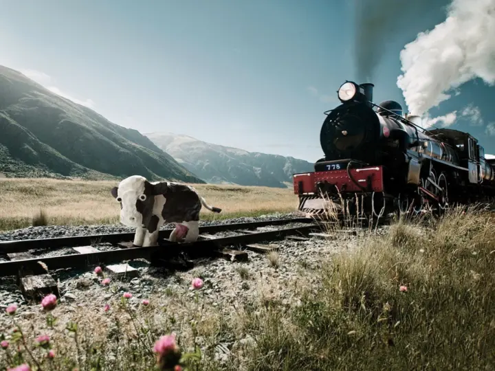 Unlikely Meeting on Tracks as a phone lock screen