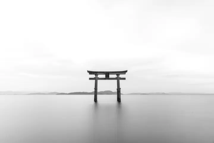 Silent Torii Gate as a phone lock screen