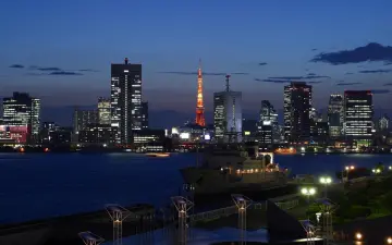 Twilight Skyline over Tokyo Bay wallpaper