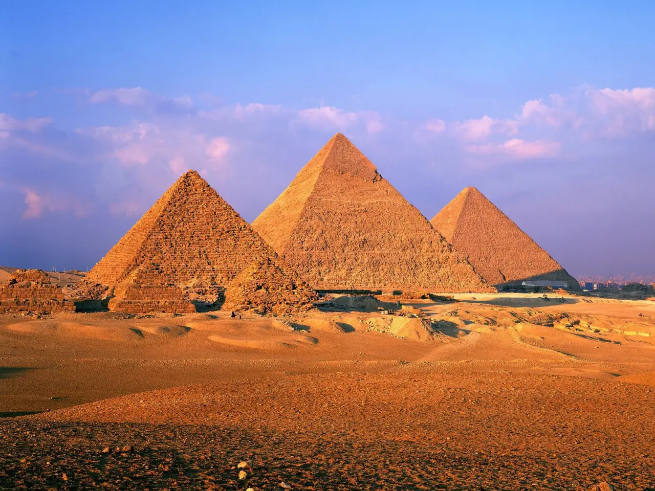 Giza Pyramids At Sunset – brown and blue desktop wallpaper, 1600×1200