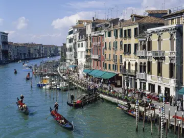 Gondolas On The Canal wallpaper