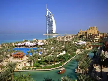 Dubai Luxury Resort Coastline wallpaper