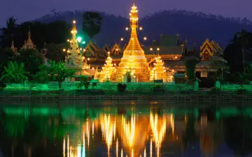 Golden Temple at Night wallpaper