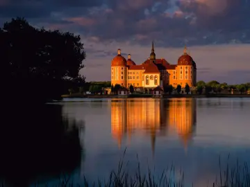 Sunset Over The Palace wallpaper