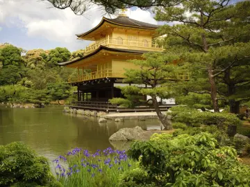 Golden Pavilion by the Water wallpaper