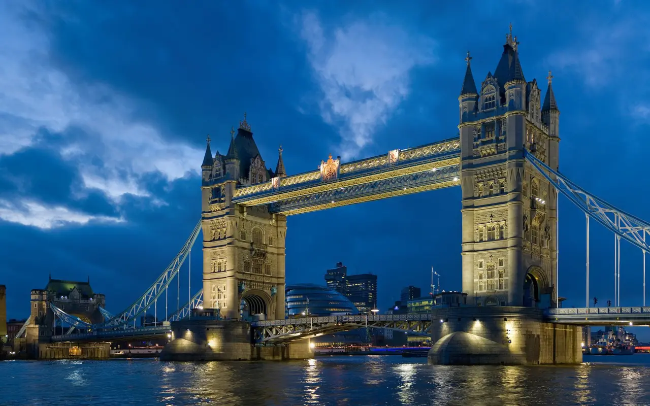 Tower Bridge at Dusk – grey and purple desktop wallpaper, 1920×1200