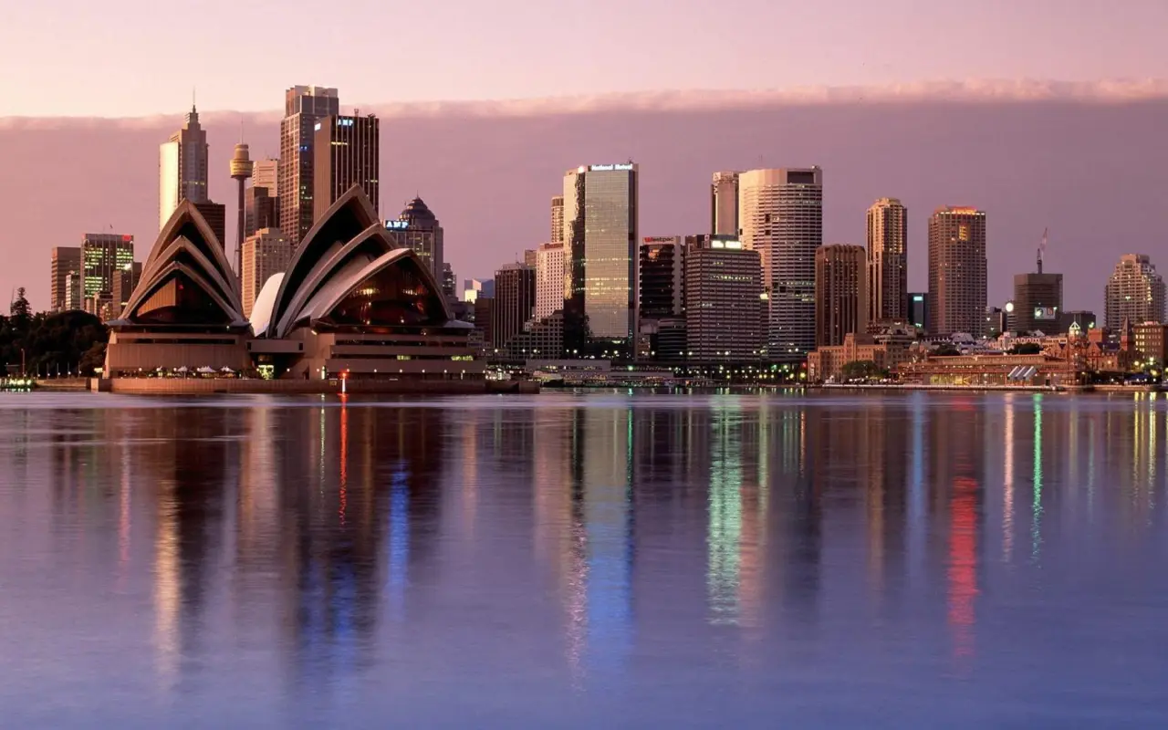 Sydney Skyline at Dusk – blue and grey desktop wallpaper, 1680×1050