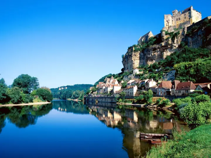Castle Above The River as a phone lock screen
