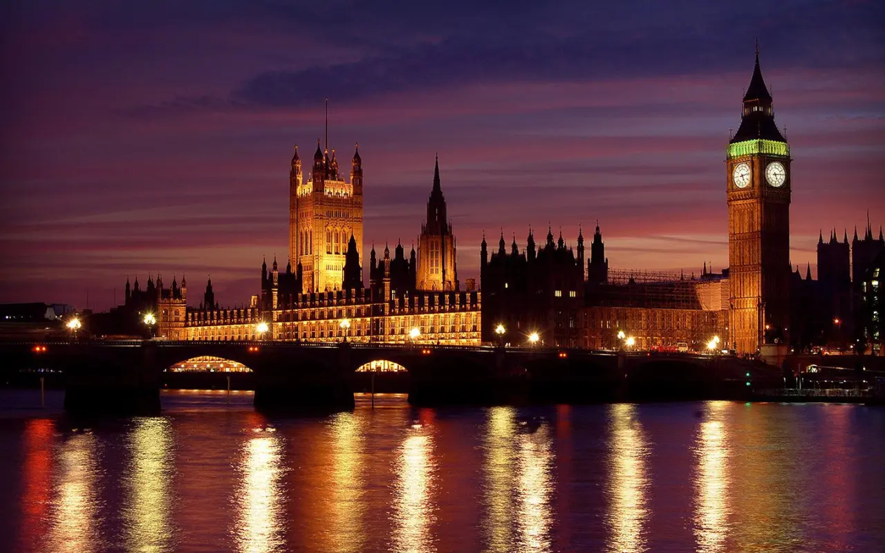 Twilight Over Big Ben – blue and brown desktop wallpaper, 1440×900