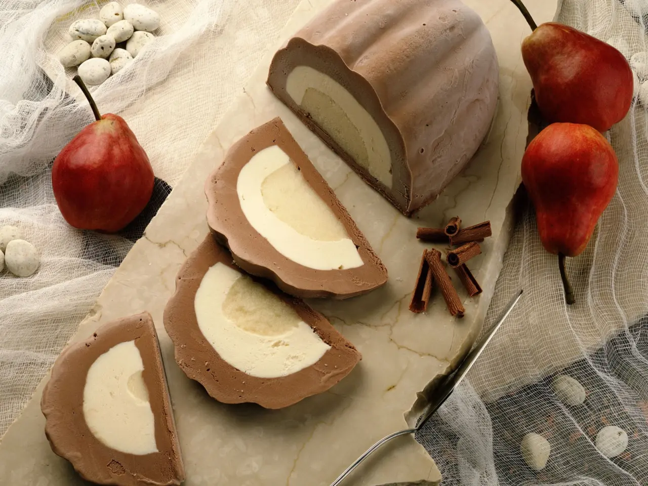 Chocolate Pear Ice Cream Log – brown and grey desktop wallpaper, 1600×1200