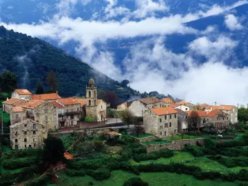 Village in the Clouds wallpaper