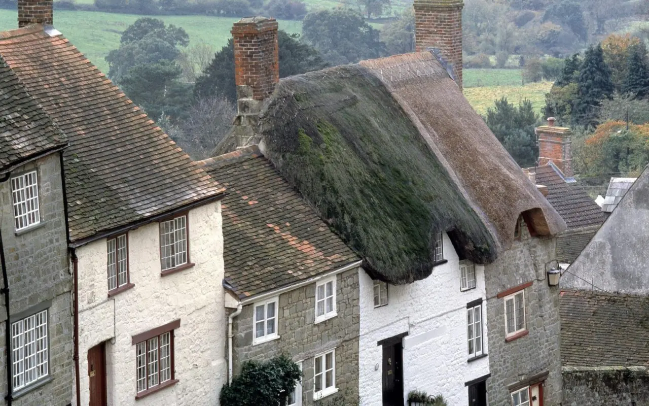 Old Thatched Cottage Village – grey desktop wallpaper, 1680×1050