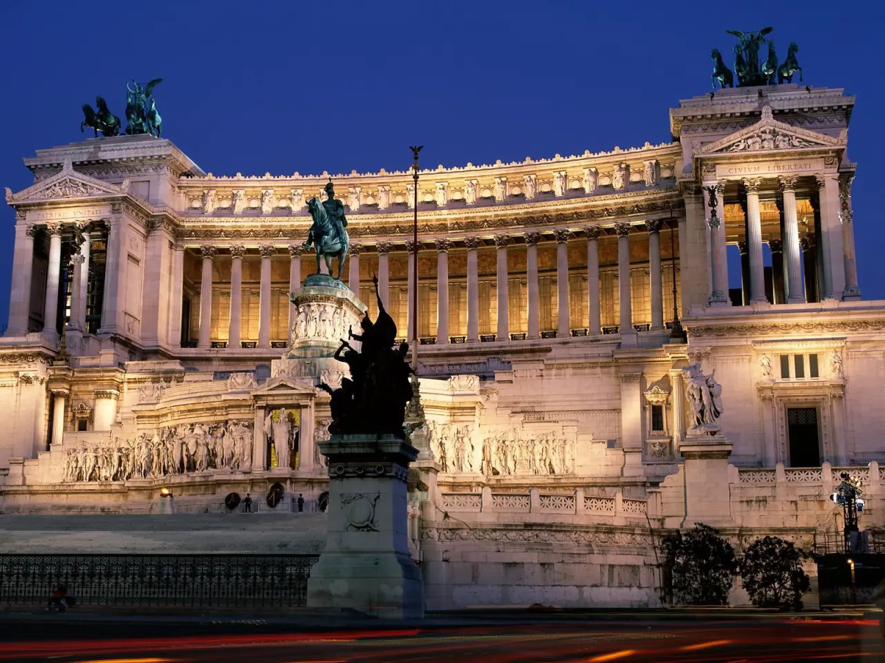 Roman Monument At Dusk – brown and purple desktop wallpaper, 1600×1200