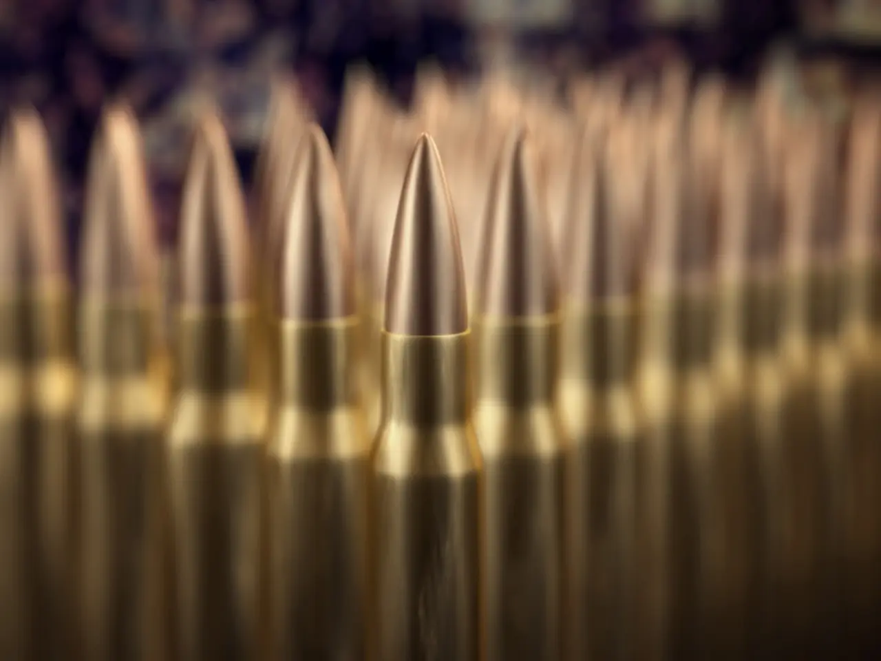 Rows Of Brass Bullets – black and brown desktop wallpaper, 1600×1200