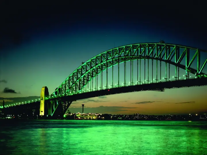 Emerald Night Bridge as a phone lock screen