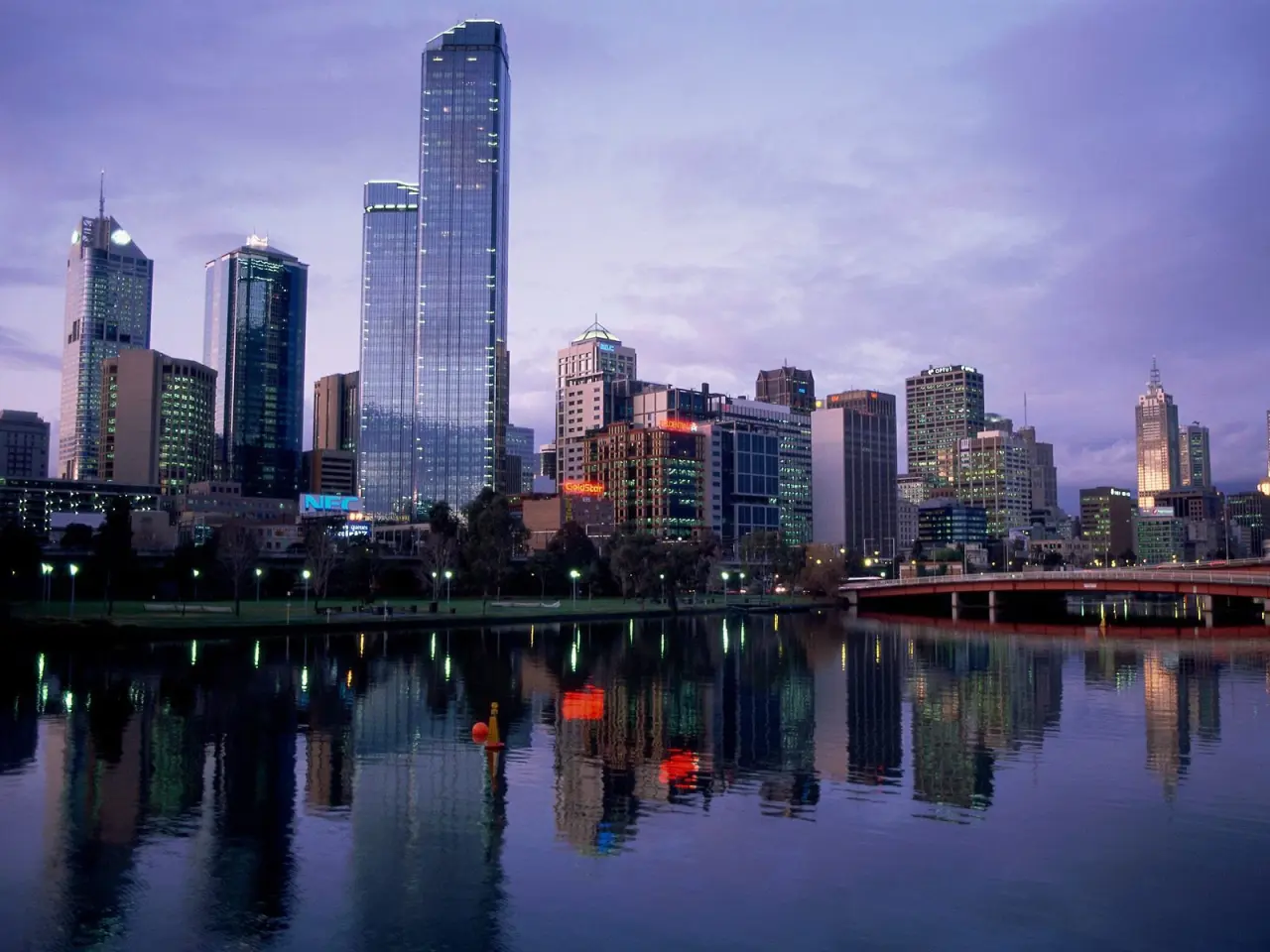 Twilight Over Melbourne – purple and blue desktop wallpaper, 1600×1200