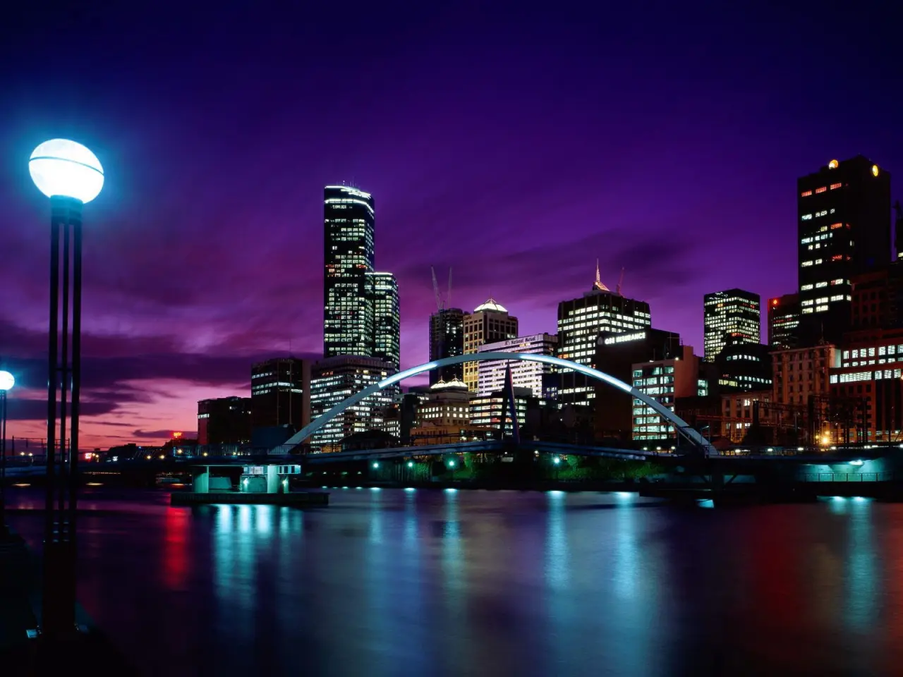 Neon River City Night – black and purple desktop wallpaper, 1600×1200