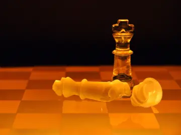 Checkmate In Amber Glow wallpaper