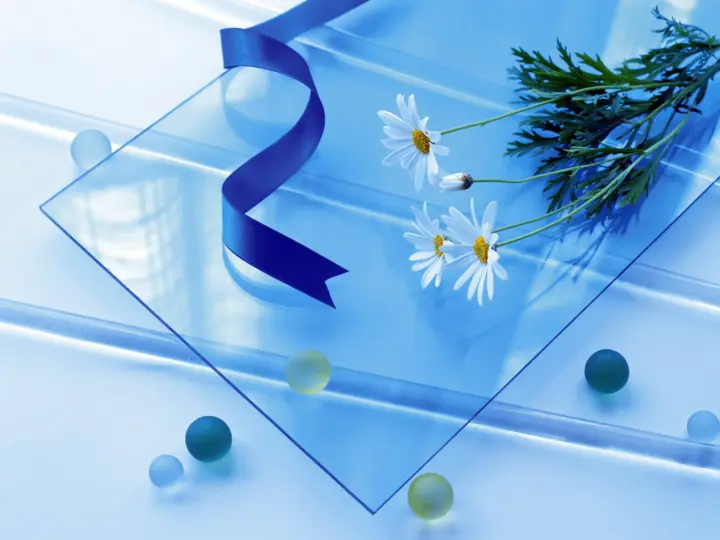 Blue Glass And Daisies as a phone lock screen