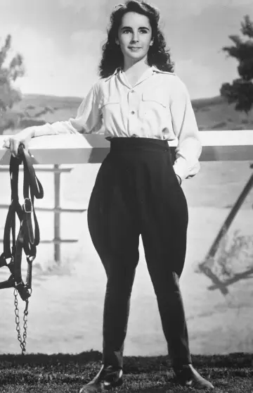 Young Elizabeth Taylor Portrait wallpaper