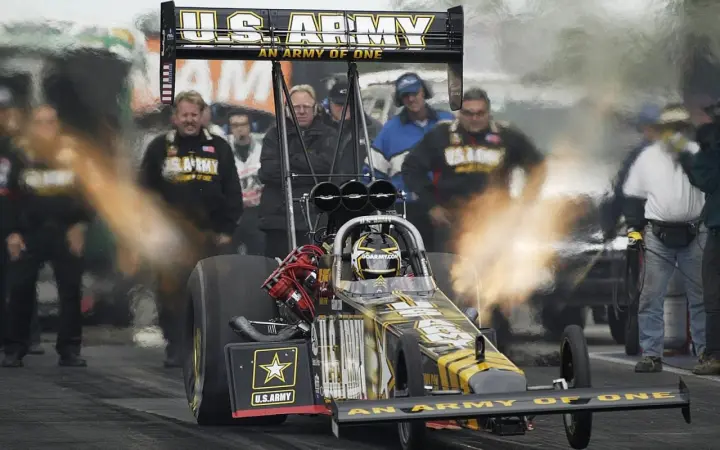Army Dragster Launch as a phone lock screen