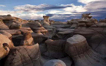 Desert Badlands Stone Spires wallpaper