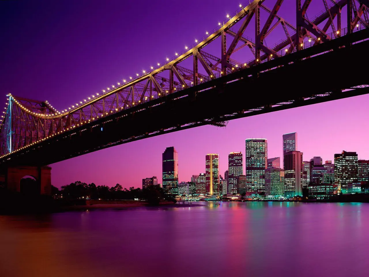 Purple Night Skyline – purple and black desktop wallpaper, 1600×1200