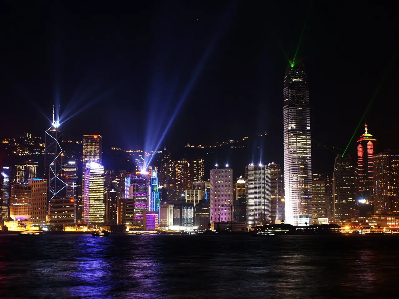 Neon Lights Over Victoria Harbour – black and grey desktop wallpaper, 1600×1200